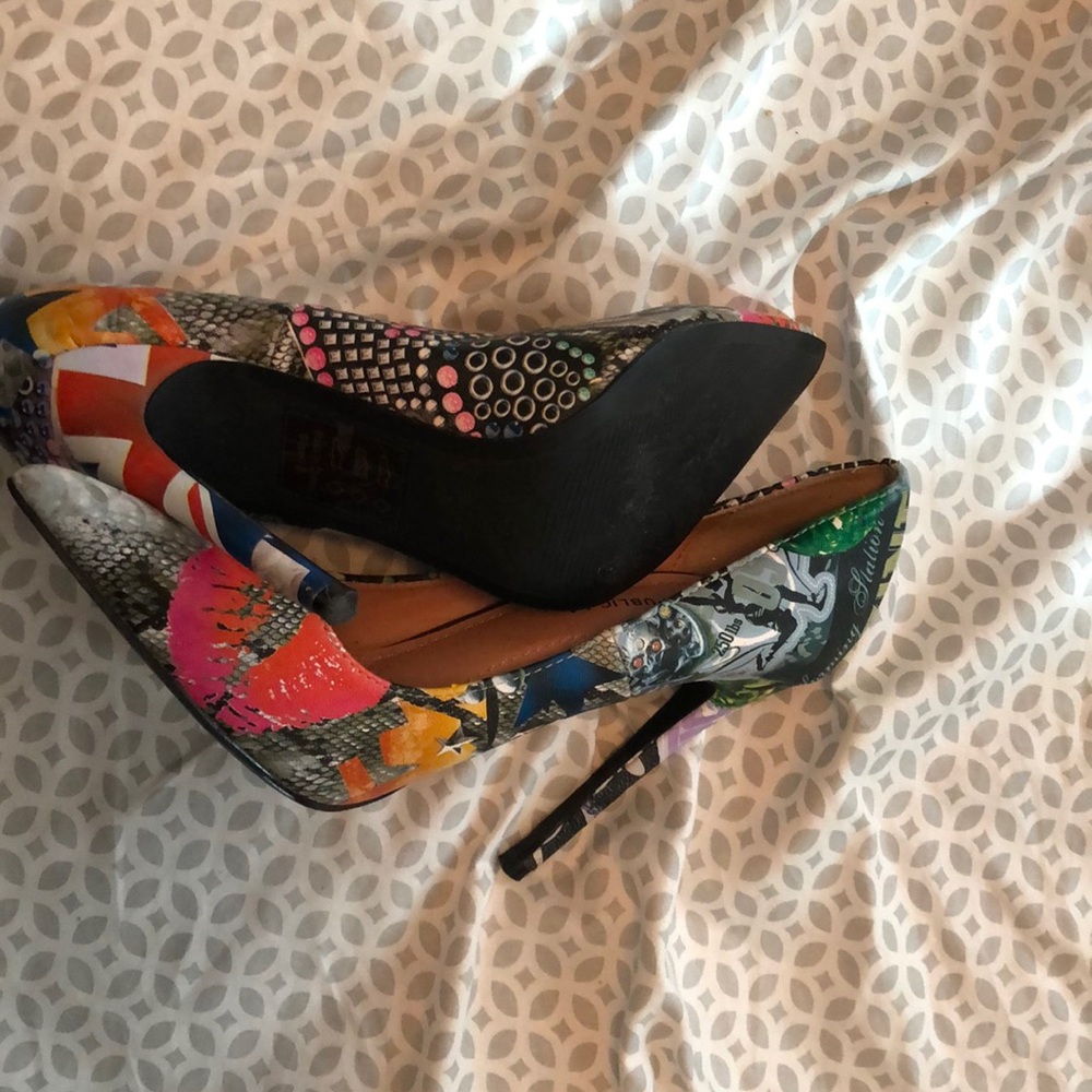 Heels - Picture 2 of 2